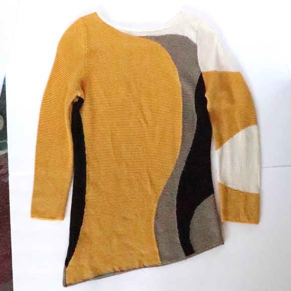 Asymmetrical color blocked tunic length sweater - Picture 6 of 8